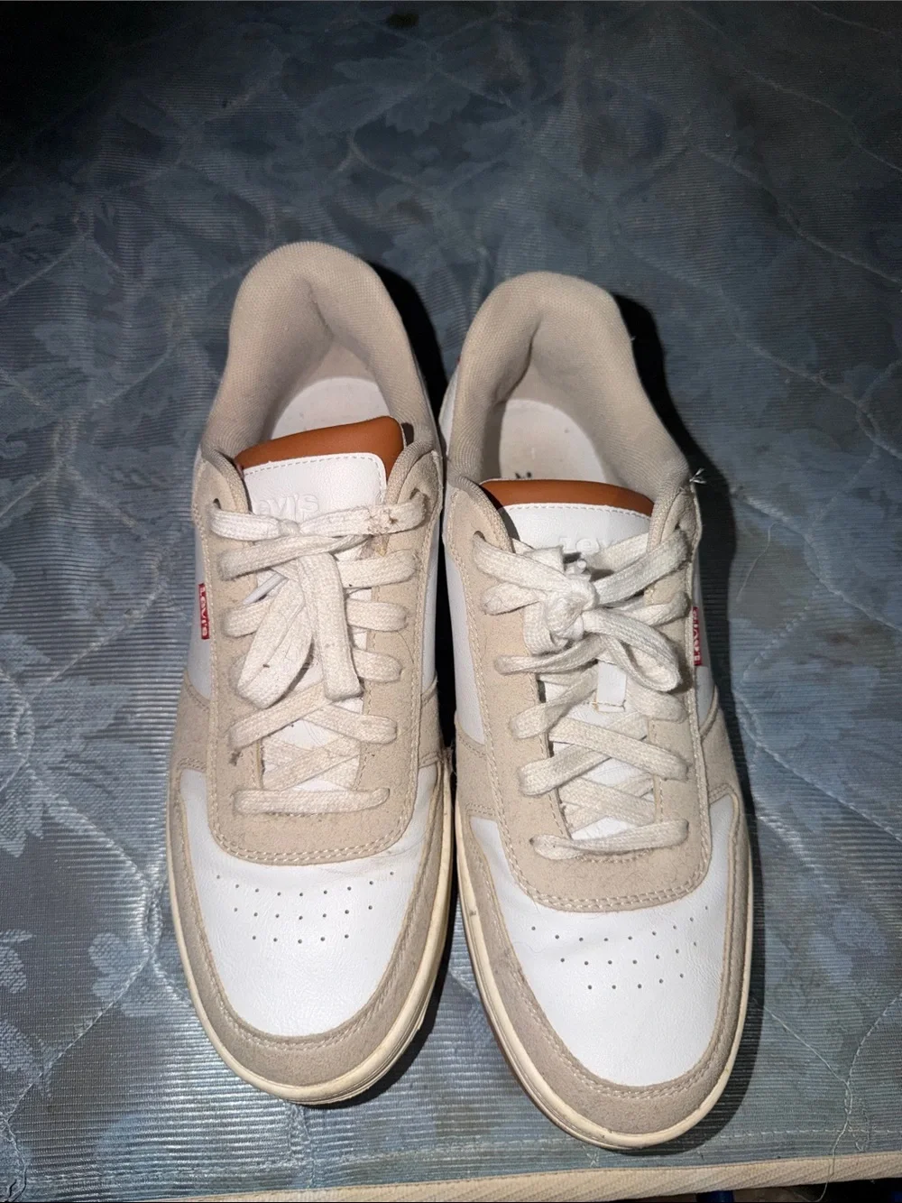 Levi's Men's Beige and White Casual Low-Top Sneakers